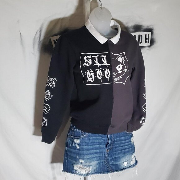 Inquisitormaster Collared Graphic Sweatshirt Marked Adult Small - Picture 2 of 16